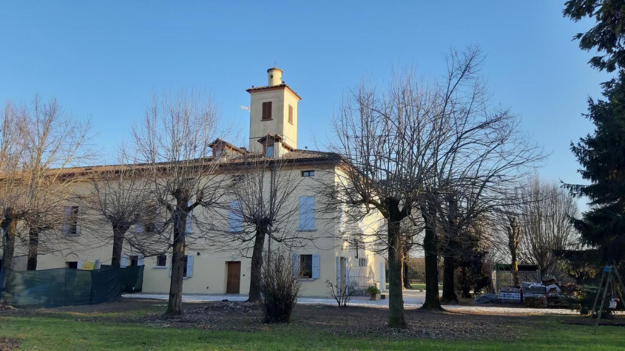 La Torre Di Longara Bed and Breakfast Calderara di Reno Eksteriør billede