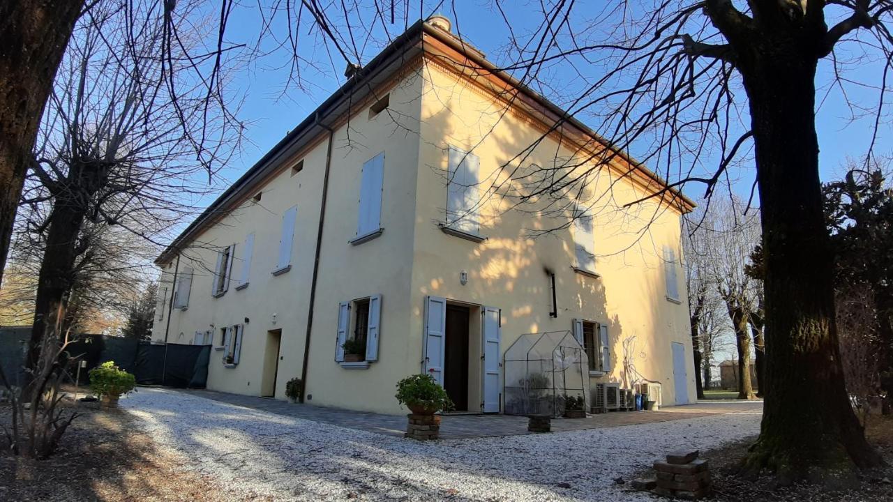La Torre Di Longara Bed and Breakfast Calderara di Reno Eksteriør billede
