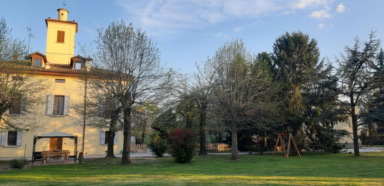 La Torre Di Longara Bed and Breakfast Calderara di Reno Eksteriør billede