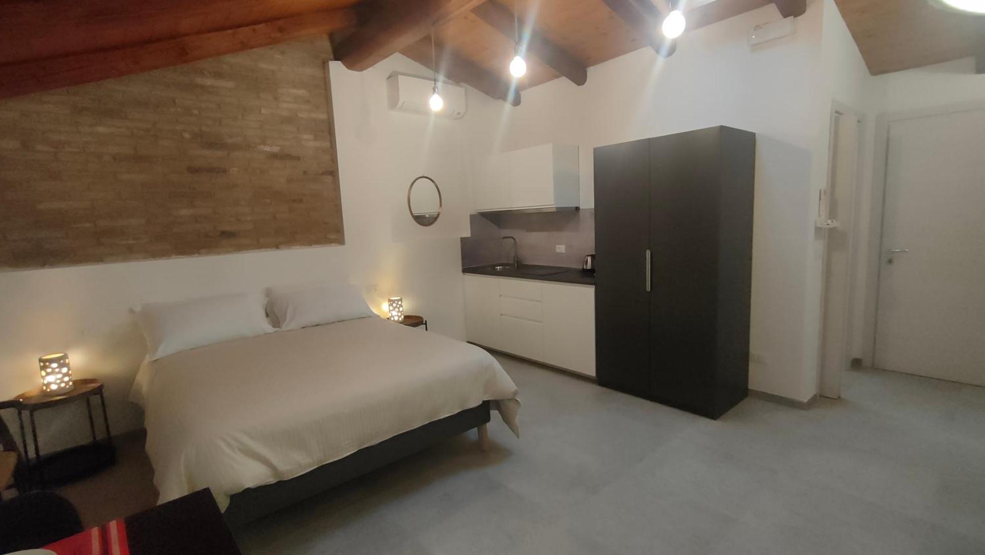 La Torre Di Longara Bed and Breakfast Calderara di Reno Eksteriør billede