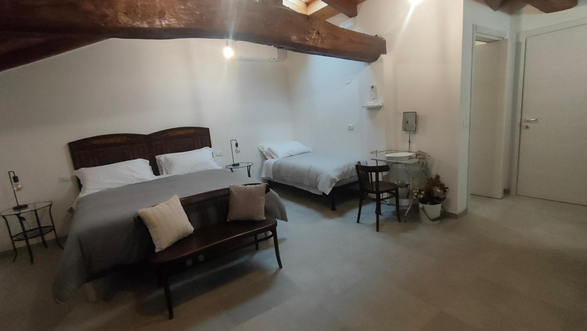 La Torre Di Longara Bed and Breakfast Calderara di Reno Eksteriør billede